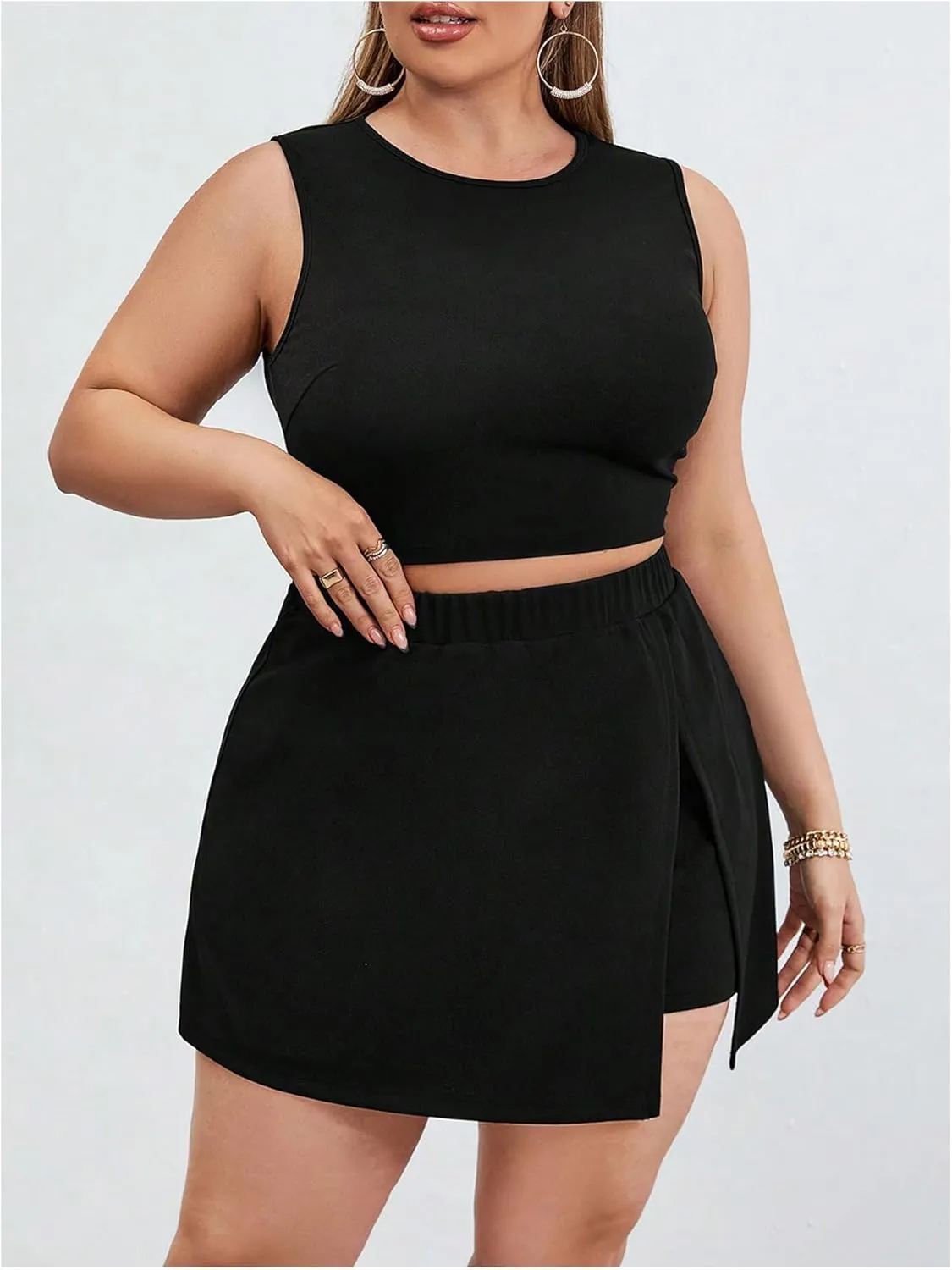 Floerns Women's Plus Size 2 Piece Outfit Crew Neck Crop Tank Top and Slit Skort Set