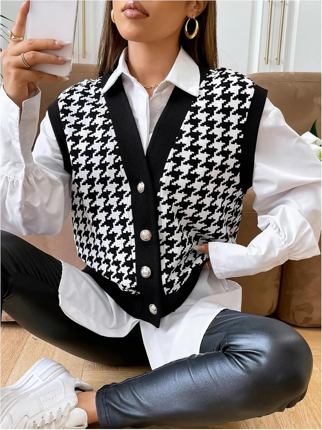 WDIRARA Women's Houndstooth Button Down V Neck Sleeveless Color Block Vest Jacket
