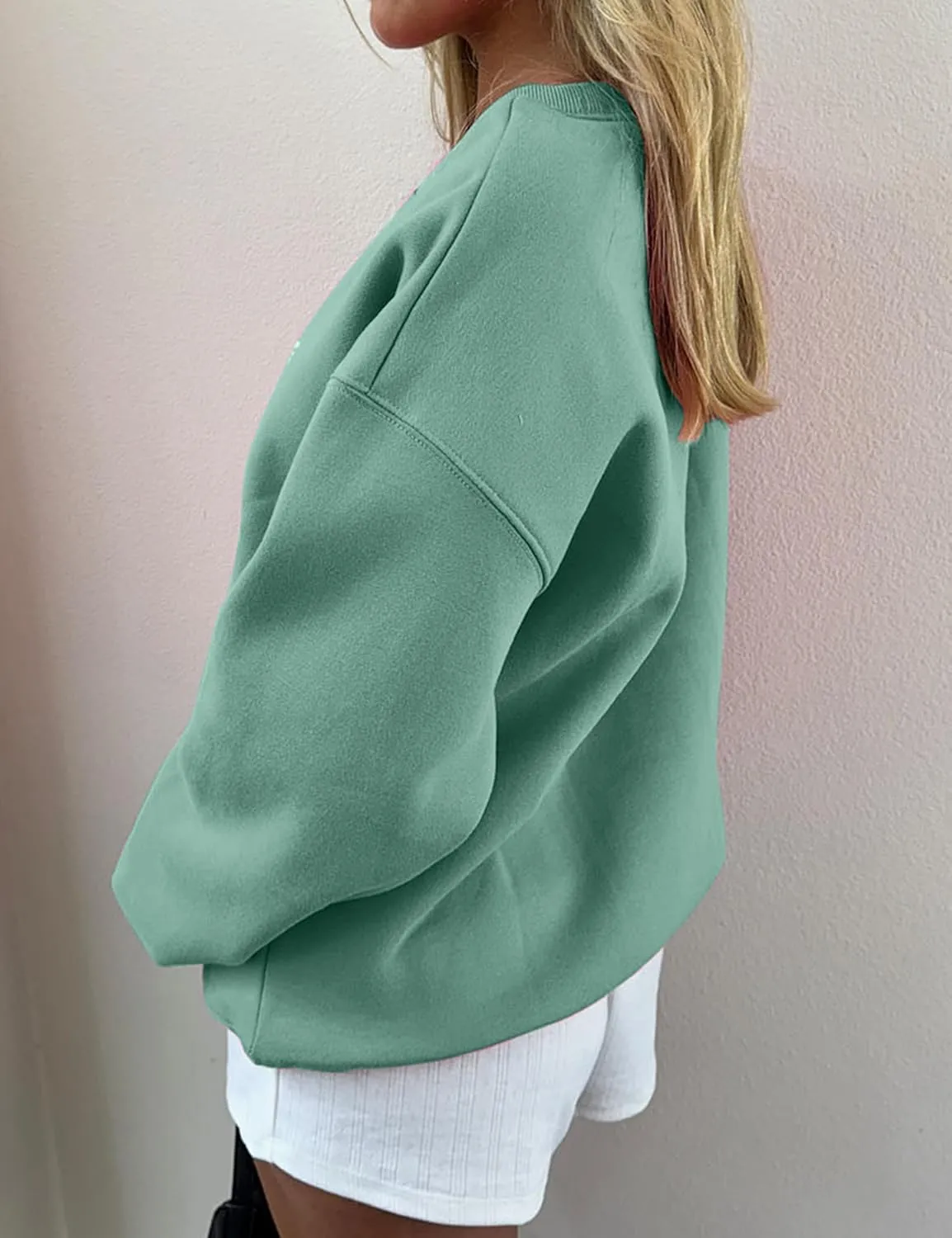 Ythomm Womens Bow Graphic Sweatshirts Oversized Crewneck Drop Shoulder Pullover Sweatshirt Long Sleeve Tops 2024 Fall Outfit